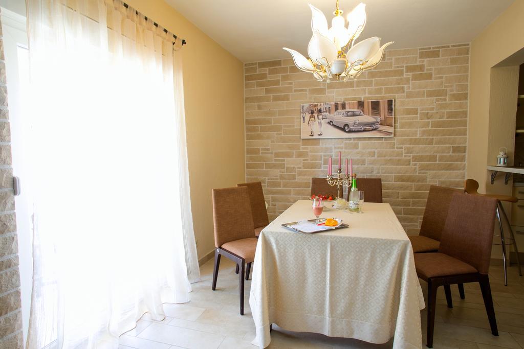 Apartments Tomulic Novalja Exterior photo